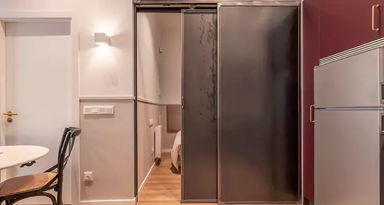 We Fix Closet Sliding Door in Hunters Creek, FL 