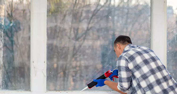 Repair Sliding Closet Doors Not Moving in Hunters Creek, FL