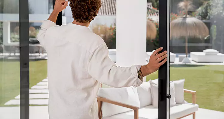Sliding Screen Door Maintenance for Closing Issues in Hunters Creek, FL